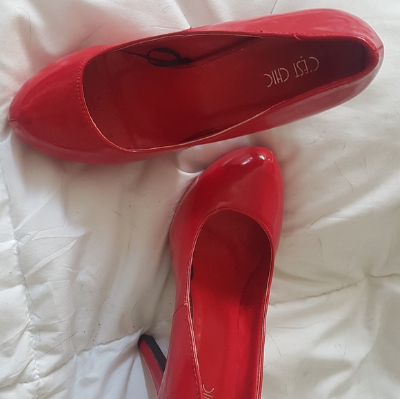 heels - Picture 2 of 2